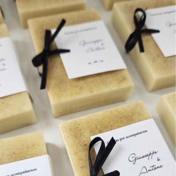recureccinta705 Jabones rectangulares con cinta 100Gr.